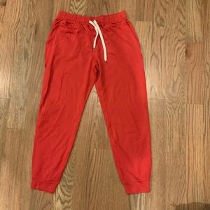 Red vuori joggers